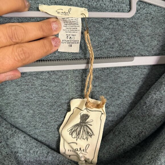 Easel Women's Oversized Cowl Neck Short Sleeve Sweater Size 1X NEW!! - Picture 7 of 7